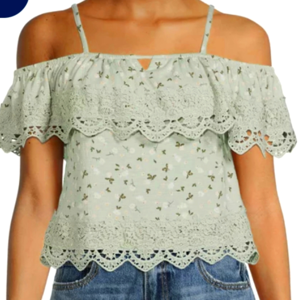 Off the shoulder lace trim tank top